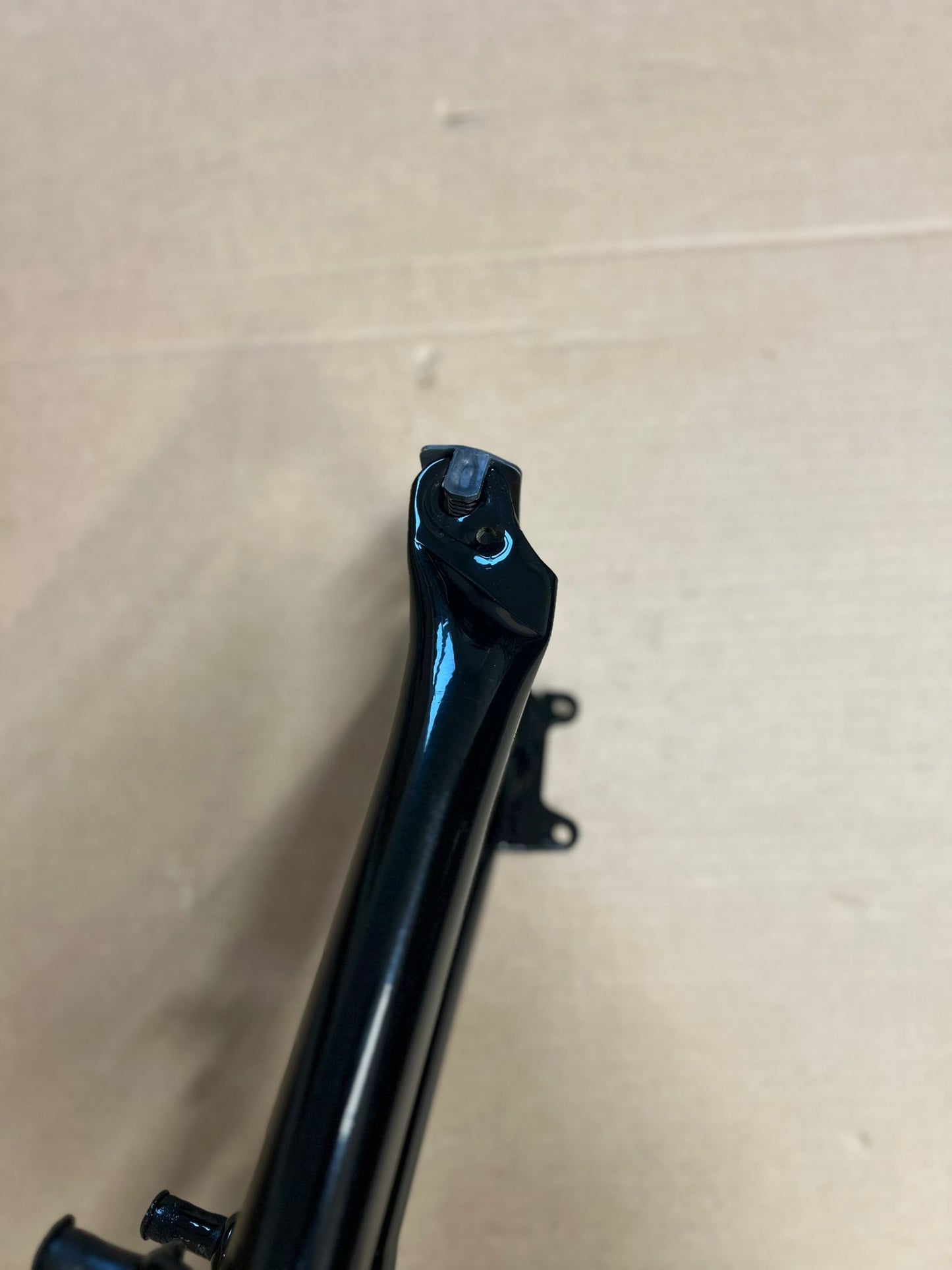 Forcella ammortizzata a molla MVtek MTB 24'' 50mm disco e v-brake nero
