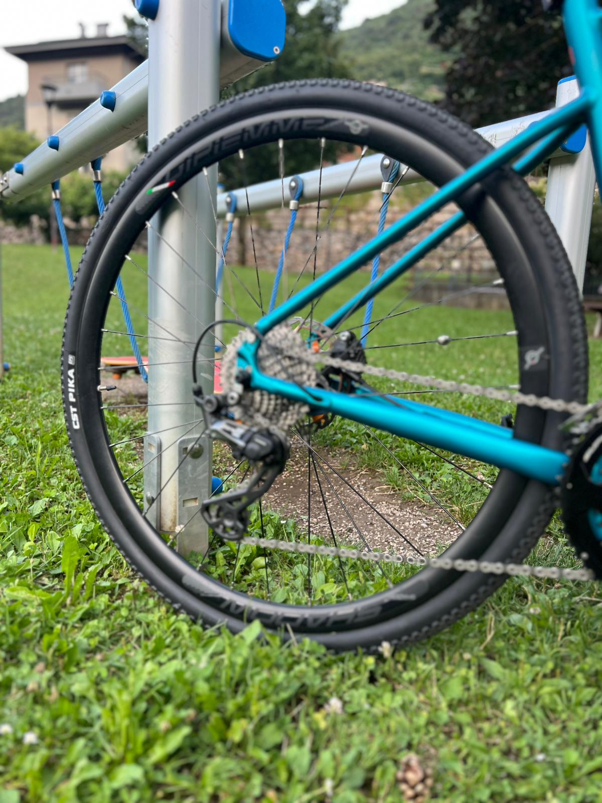 Gravel Bikel ESCAPE taglia L Polini 80Nm 500Wh + 500Wh Blue Reef