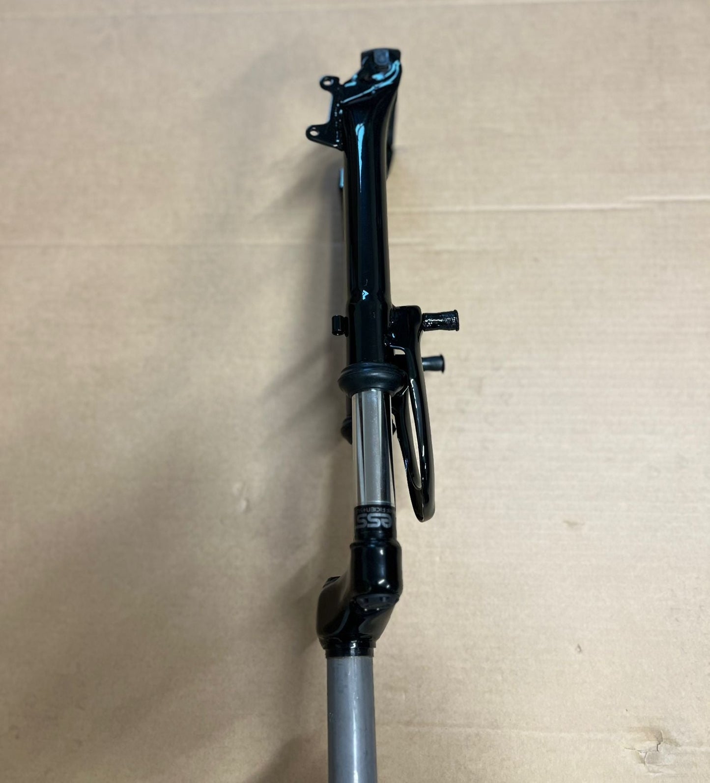 Forcella ammortizzata a molla MVtek MTB 24'' 50mm disco e v-brake nero