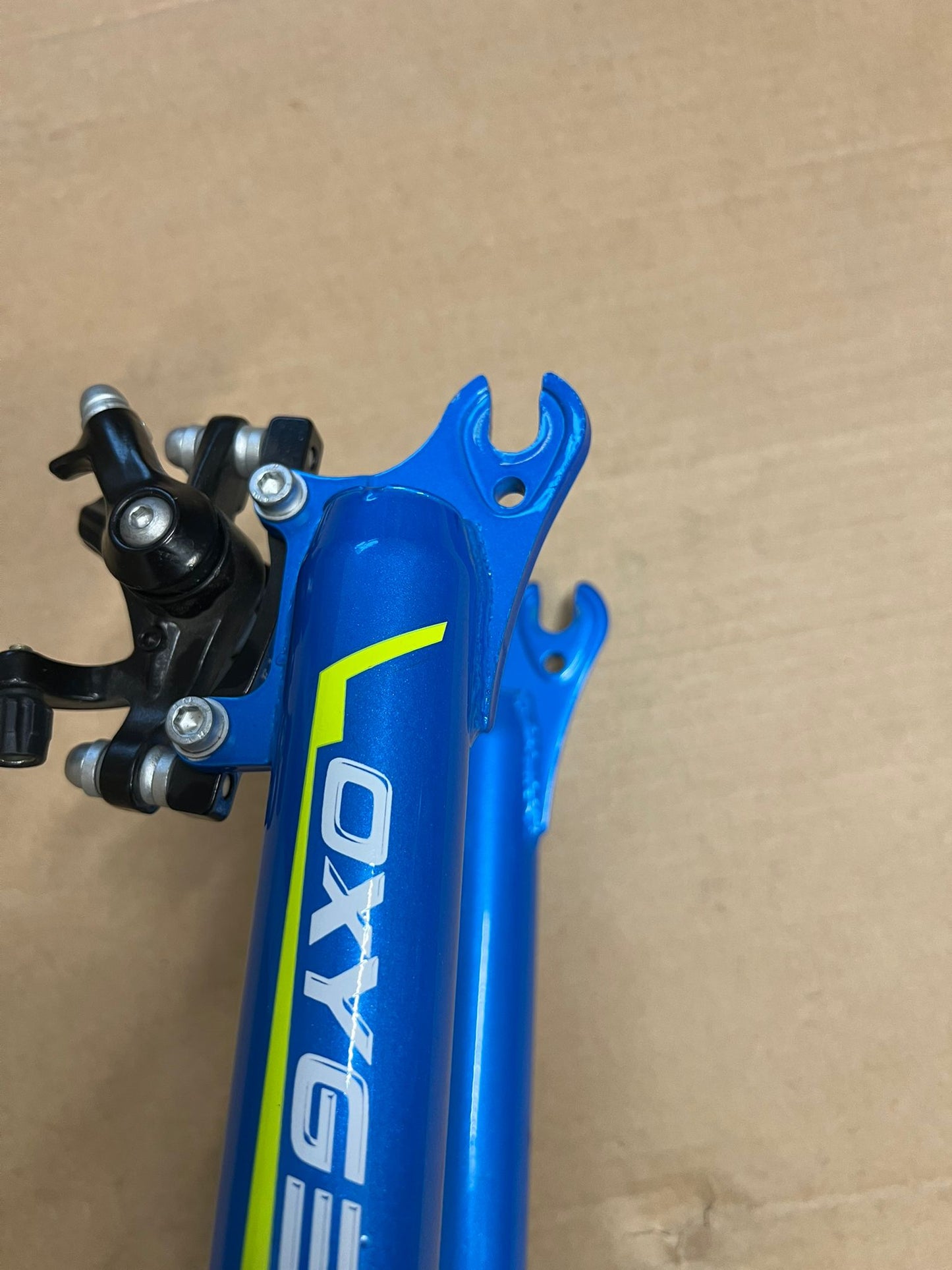 Forcella ammortizzata 27,5" a molla 60mm QR disco azzurro