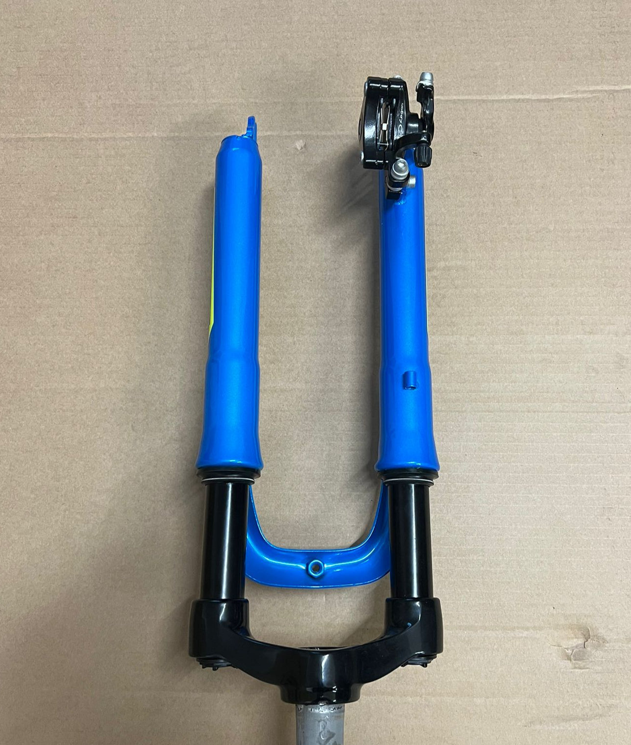 Forcella ammortizzata 27,5" a molla 60mm QR disco azzurro