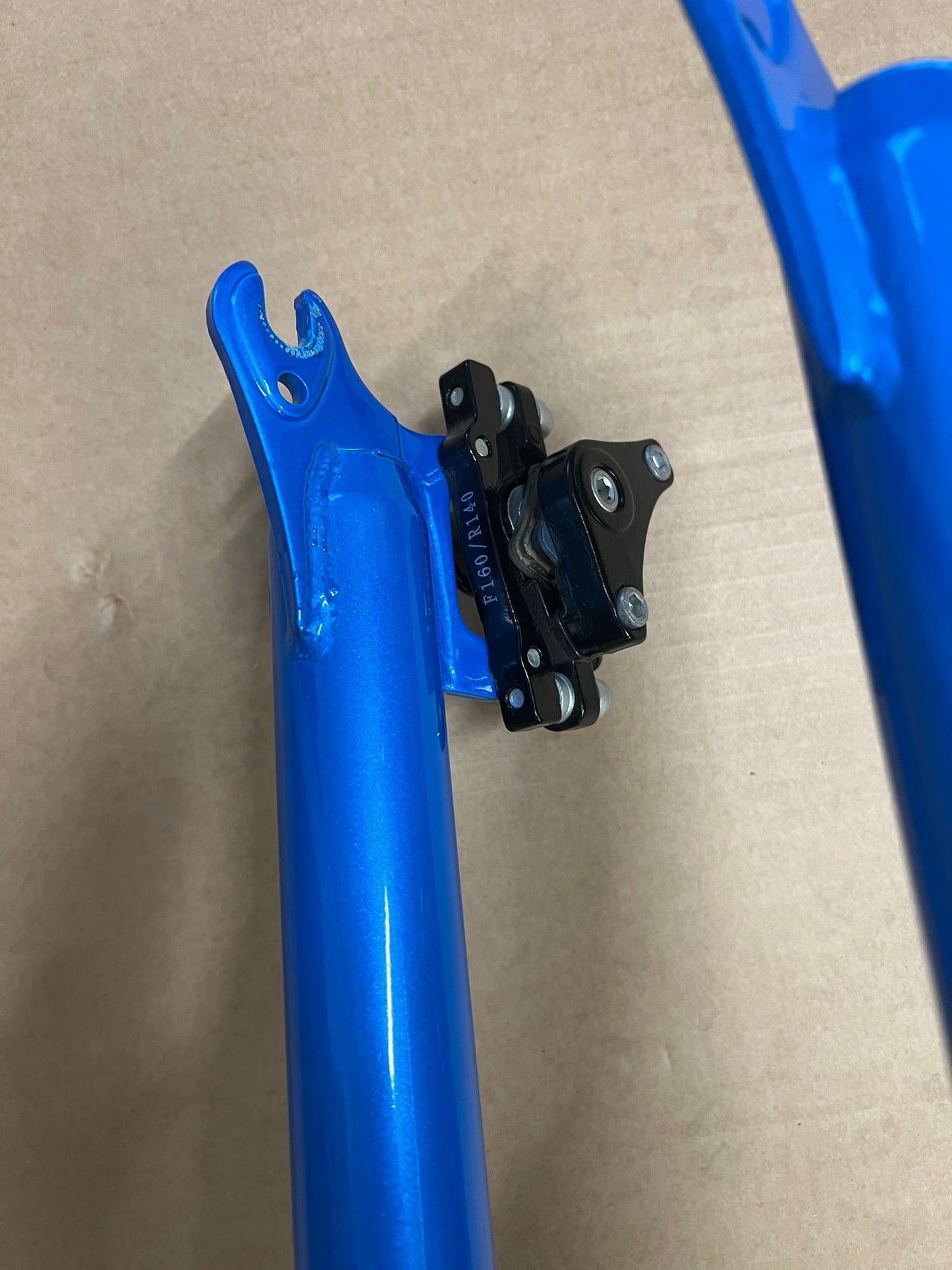 Forcella ammortizzata 27,5" a molla 60mm QR disco azzurro
