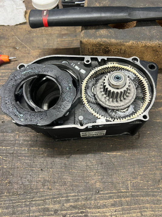 Sostituzione cinghia e revisione motori Brose S MAG