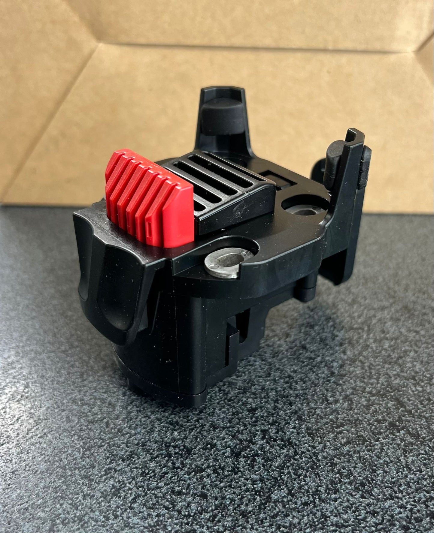 Elemento bloccaggio batterie per e-road Fantic Passo Giau