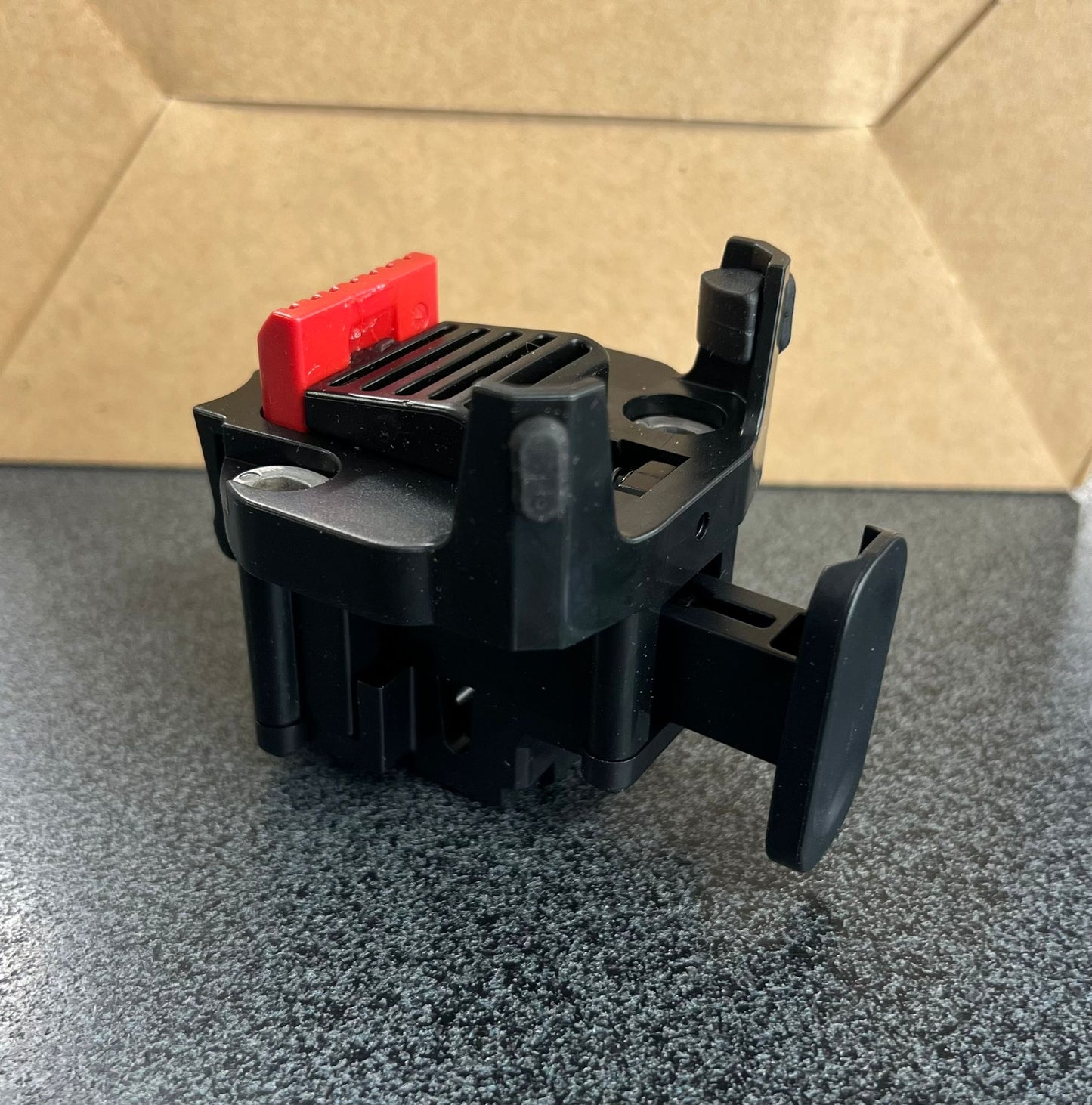 Elemento bloccaggio batterie per e-road Fantic Passo Giau