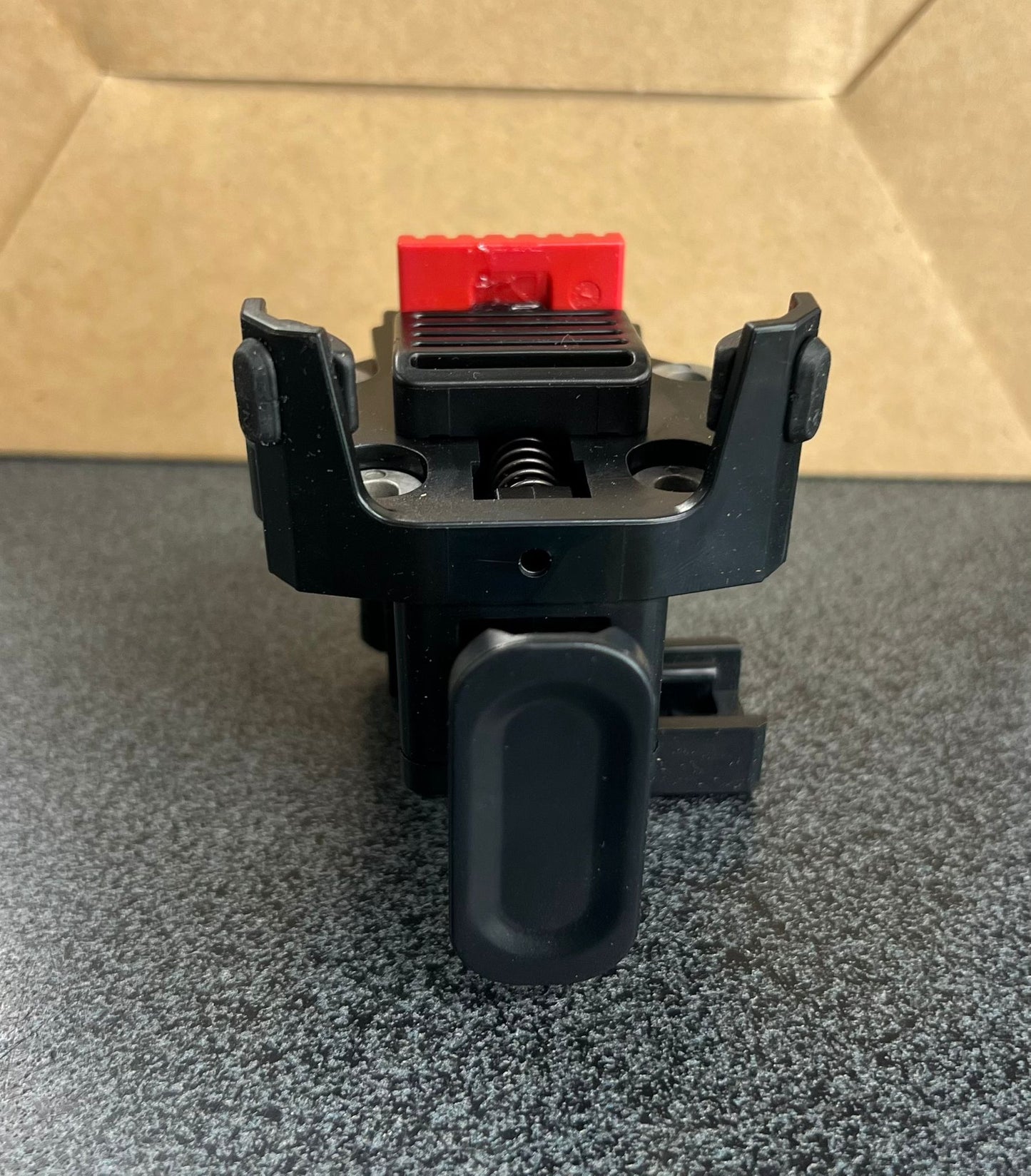 Elemento bloccaggio batterie per e-road Fantic Passo Giau