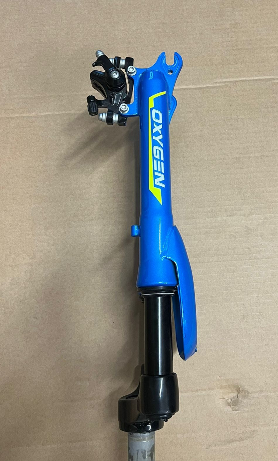 Forcella ammortizzata 27,5" a molla 60mm QR disco azzurro