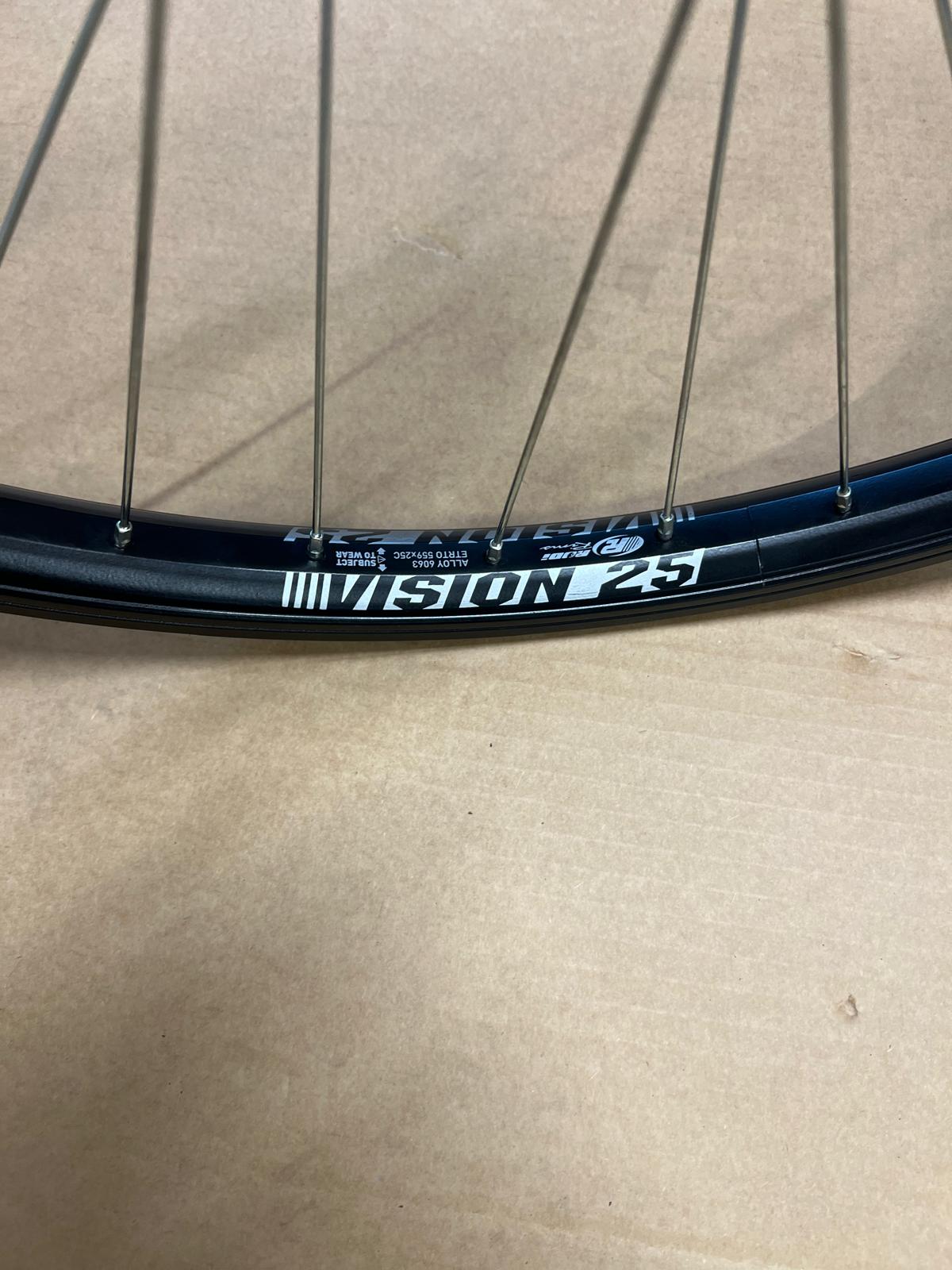 Ruota anteriore 26" rinforzata RODI Visione 25 QR V-Brake nero